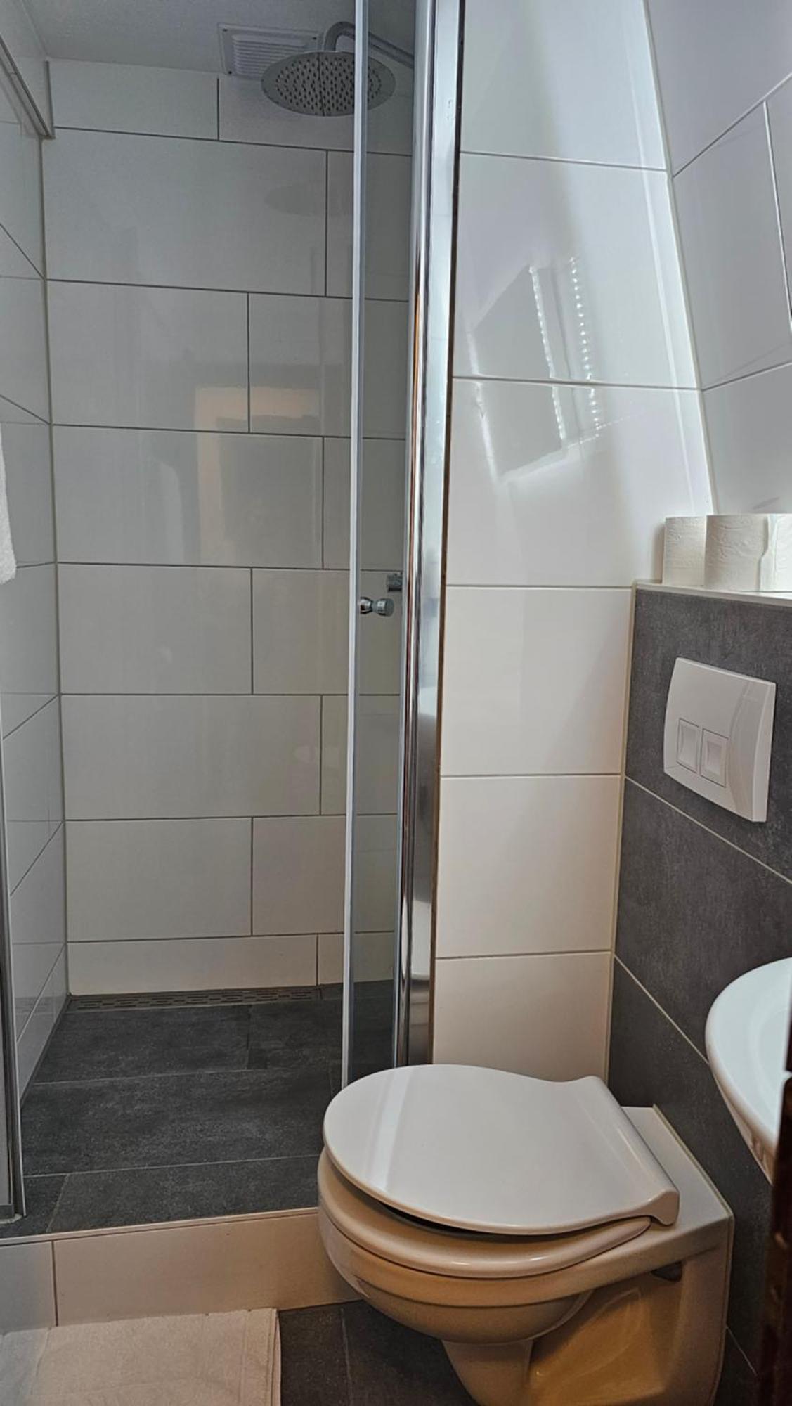 Hotel Koelner Hof مولهايم ان الرور دير المظهر الخارجي الصورة
