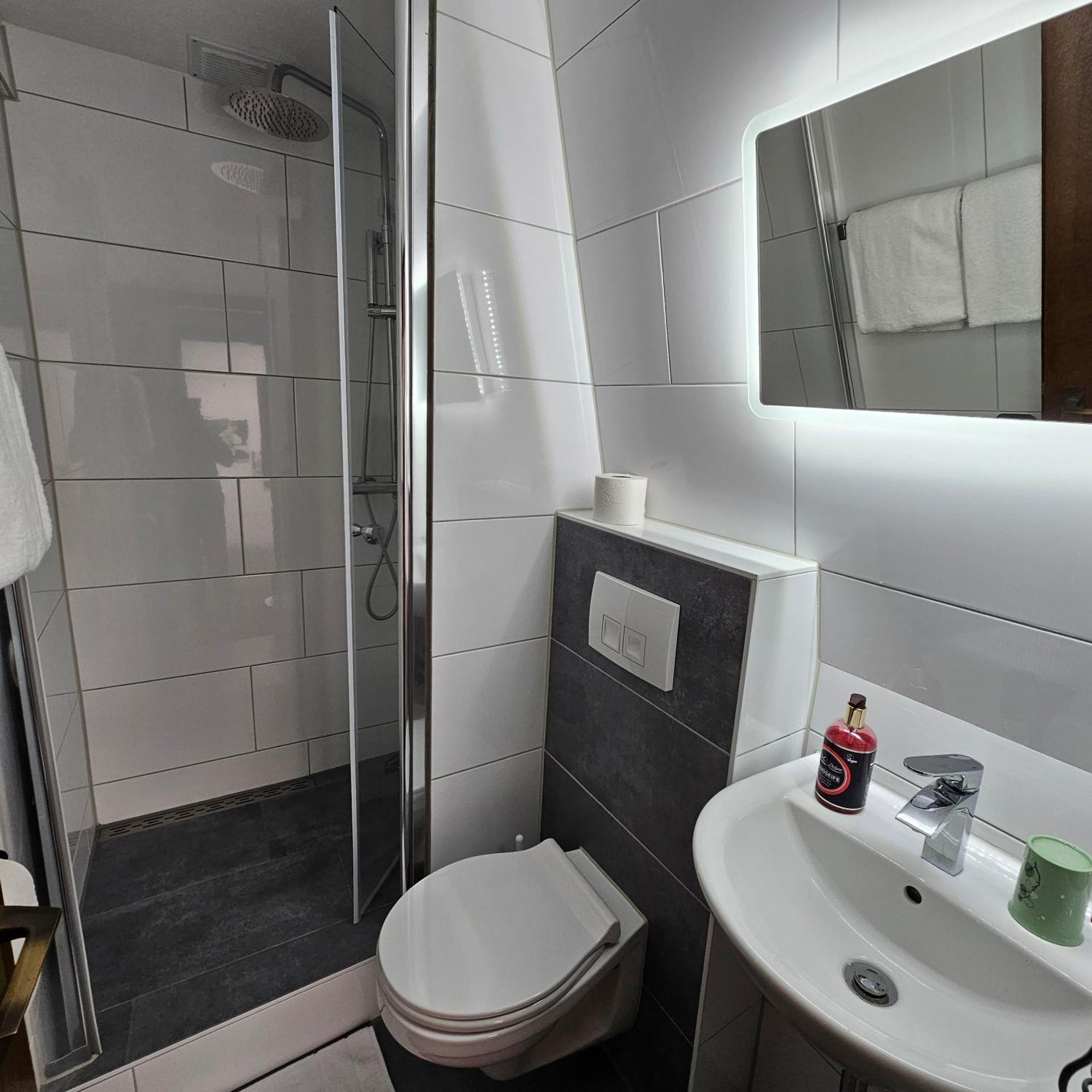 Hotel Koelner Hof مولهايم ان الرور دير المظهر الخارجي الصورة